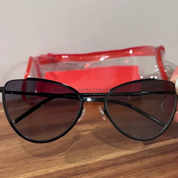 Marc by Marc Jacobs Black Cat Eye Sunglasses w/ Red Case 100% Authentic Women's - Picture 10 of 16